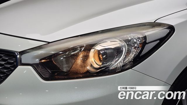 Kia K3 2013 — photo 8