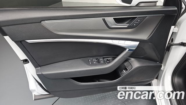 Audi A6 2021 — photo 14