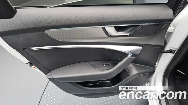 Audi A6 2021 — photo 15