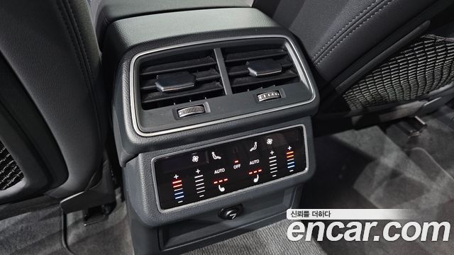 Audi A6 2021 — photo 30