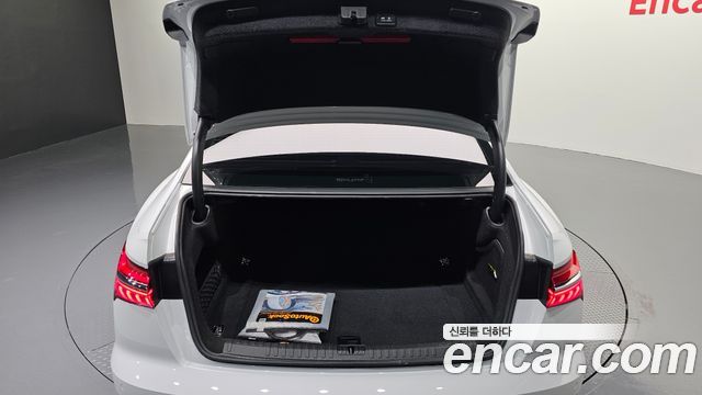 Audi A6 2021 — photo 32