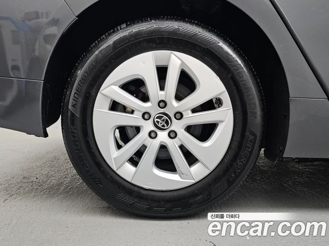 Toyota Prius 2017 — photo 5