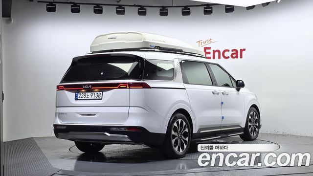 Kia Canival 2023 — photo 2
