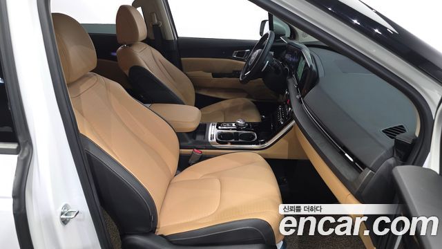 Kia Canival 2023 — photo 17