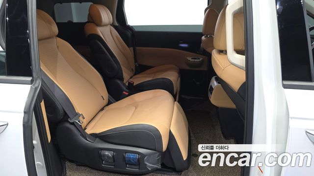 Kia Canival 2023 — photo 18