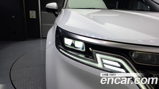 Kia Canival 2023 — photo 8