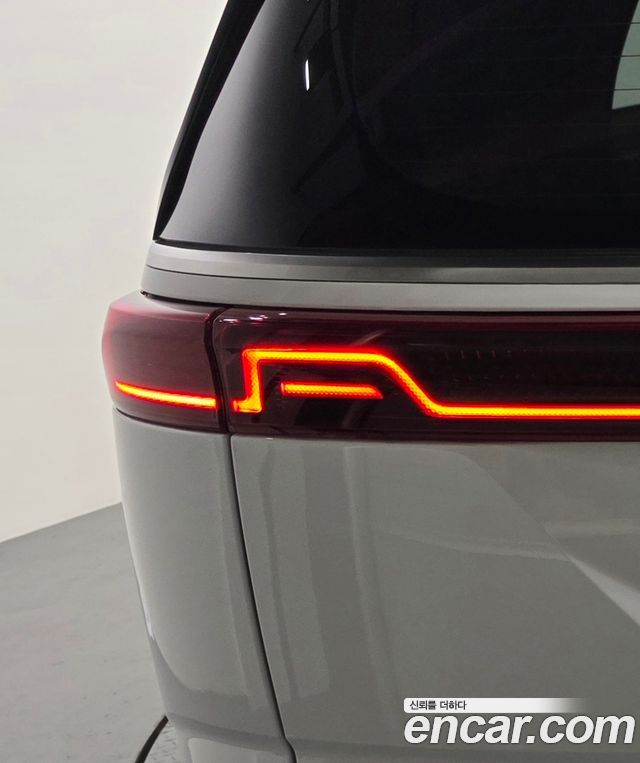 Kia Canival 2023 — photo 9