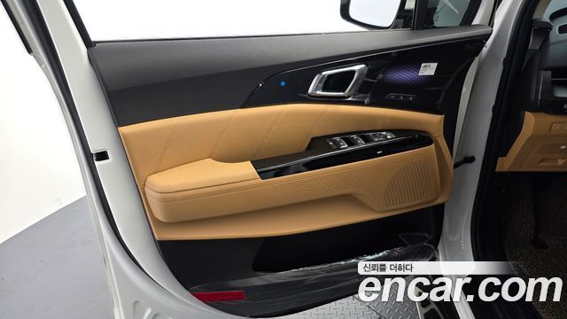 Kia Canival 2023 — photo 14
