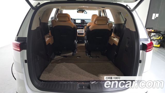 Kia Canival 2023 — photo 30