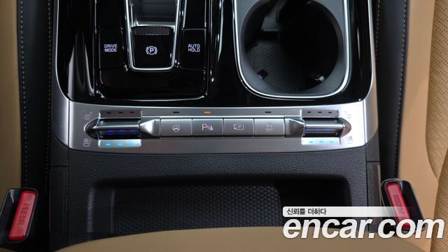 Kia Canival 2023 — photo 32