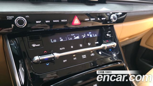 Kia Canival 2023 — photo 33