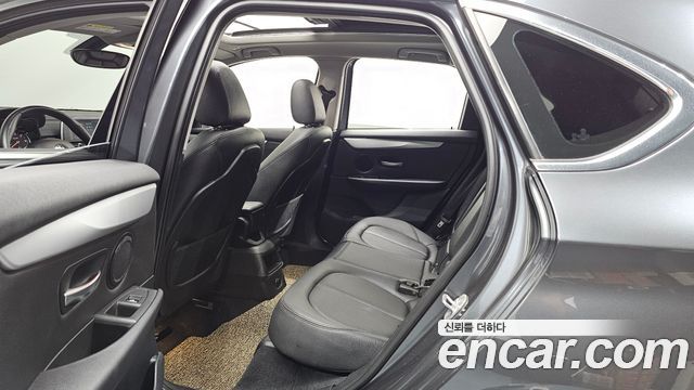 BMW 2-Series 2018 — photo 12