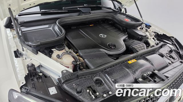 Mercedes-Benz GLE-Class 2024 — photo 6