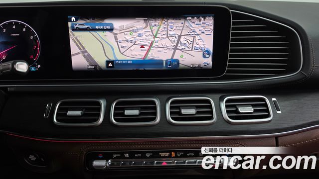 Mercedes-Benz GLE-Class 2024 — photo 18