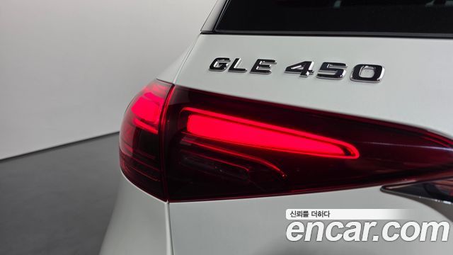 Mercedes-Benz GLE-Class 2024 — photo 9