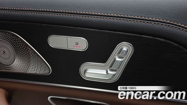 Mercedes-Benz GLE-Class 2024 — photo 28