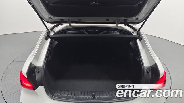 BMW 1-Series 2022 — photo 20