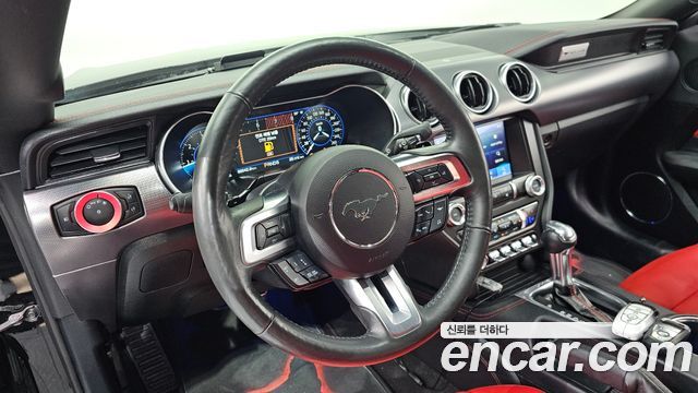 Ford Mustang 2021 — photo 18