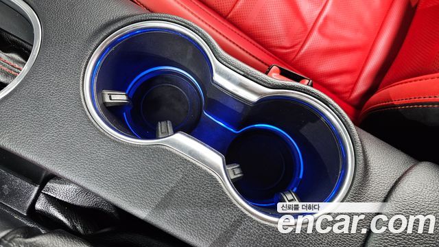 Ford Mustang 2021 — photo 19