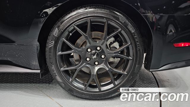 Ford Mustang 2021 — photo 7