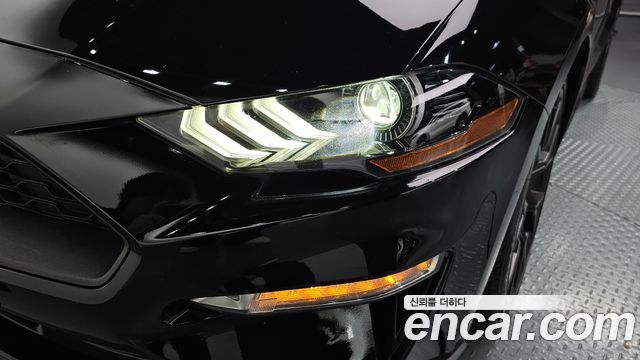 Ford Mustang 2021 — photo 8