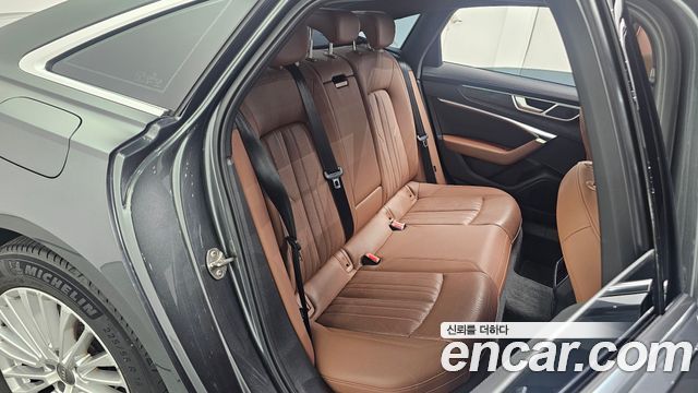 Audi A6 2020 — photo 17