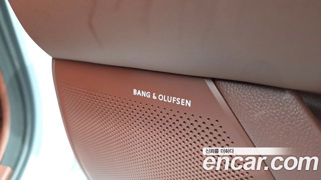 Genesis G90 2022 — photo 37