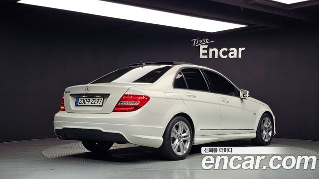 Mercedes-Benz C-Class 2012 — photo 2