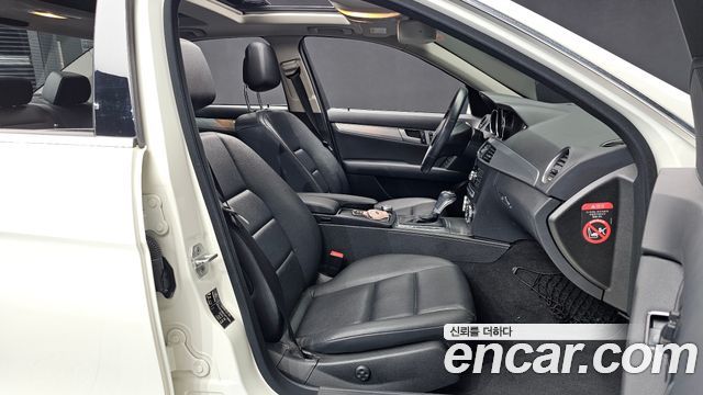 Mercedes-Benz C-Class 2012 — photo 11