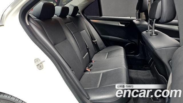 Mercedes-Benz C-Class 2012 — photo 12