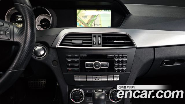 Mercedes-Benz C-Class 2012 — photo 14