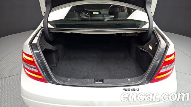 Mercedes-Benz C-Class 2012 — photo 20