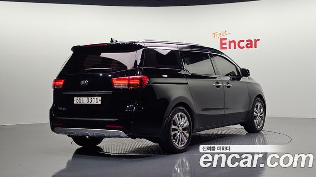 Kia Canival 2017 — photo 2