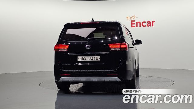 Kia Canival 2017 — photo 4