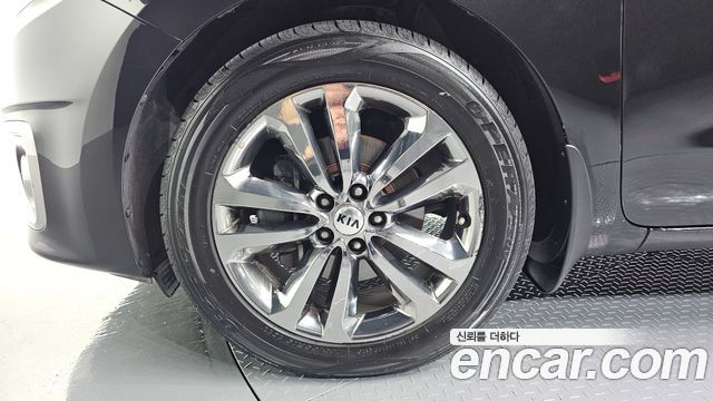 Kia Canival 2017 — photo 5