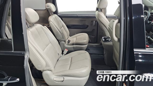 Kia Canival 2017 — photo 17
