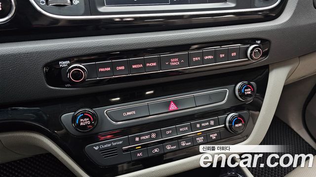 Kia Canival 2017 — photo 25