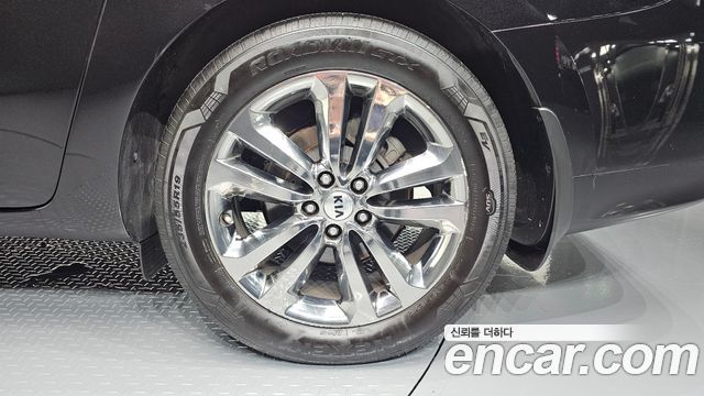 Kia Canival 2017 — photo 7