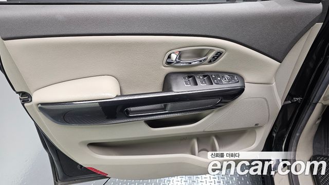 Kia Canival 2017 — photo 14