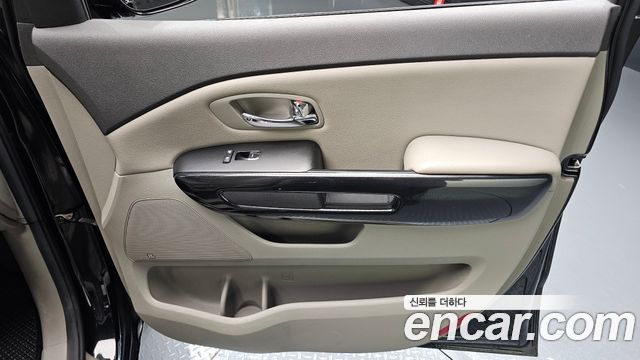 Kia Canival 2017 — photo 15