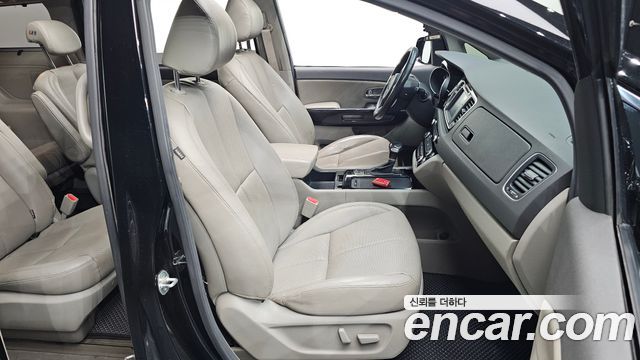 Kia Canival 2017 — photo 16
