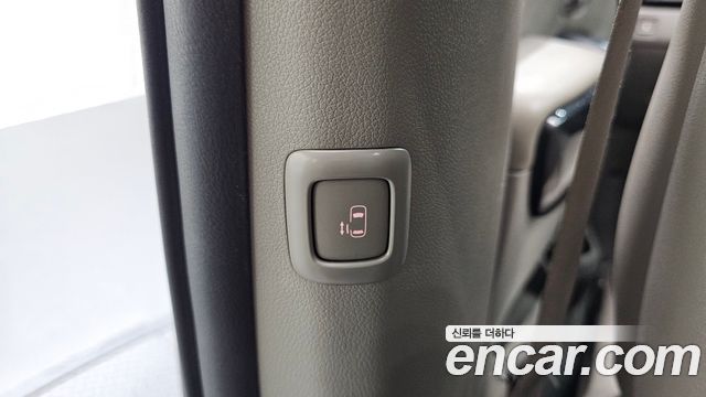 Kia Canival 2017 — photo 31