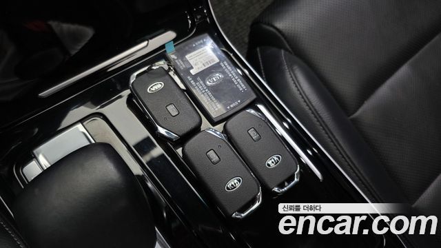 Kia K7 2020 — photo 30
