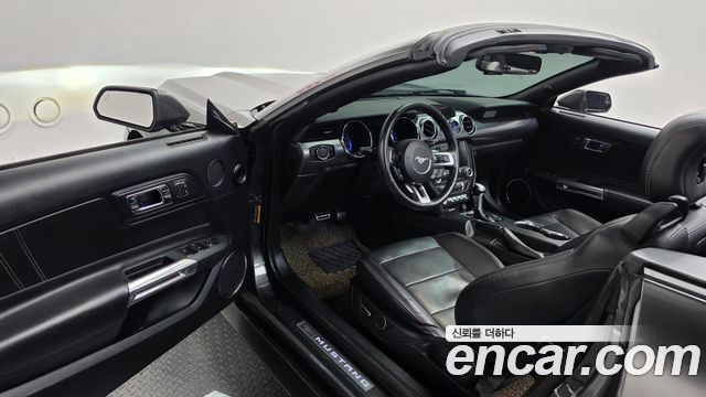 Ford Mustang 2017 — photo 10