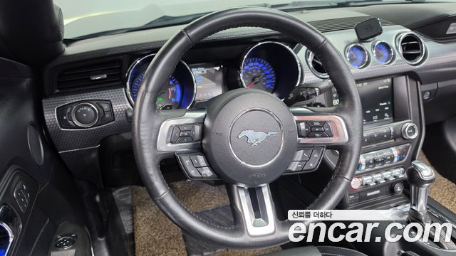 Ford Mustang 2017 — photo 13