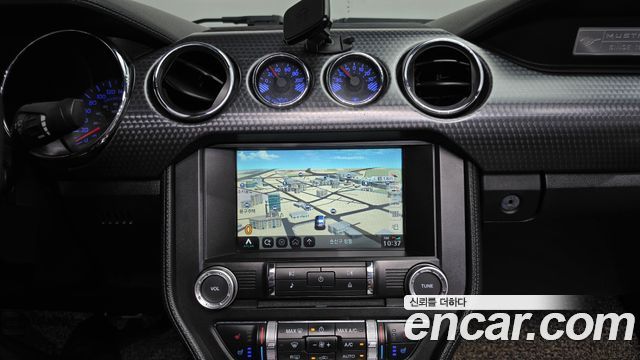 Ford Mustang 2017 — photo 14
