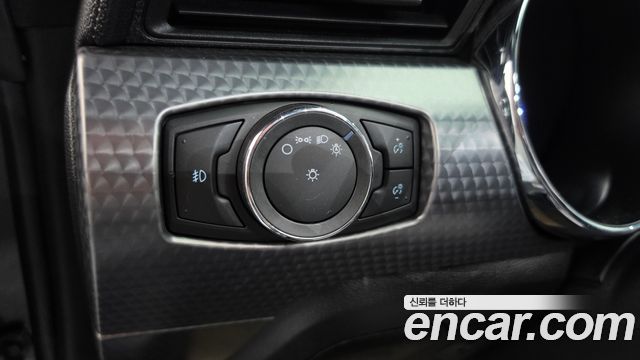 Ford Mustang 2017 — photo 17