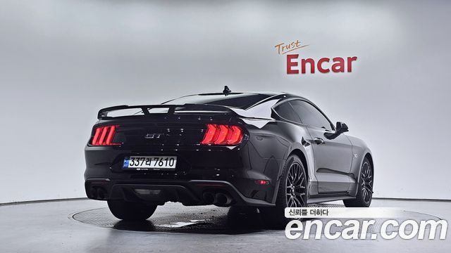 Ford Mustang 2022 — photo 2