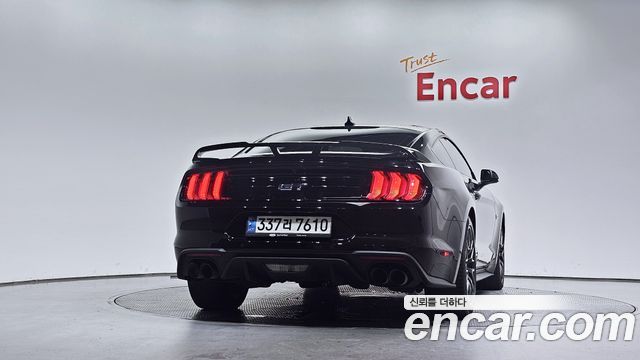 Ford Mustang 2022 — photo 4