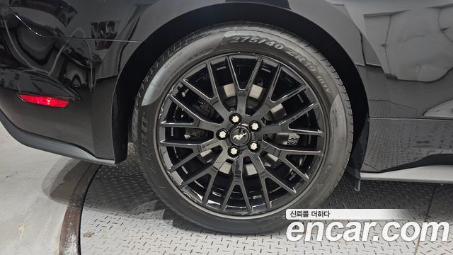 Ford Mustang 2022 — photo 5
